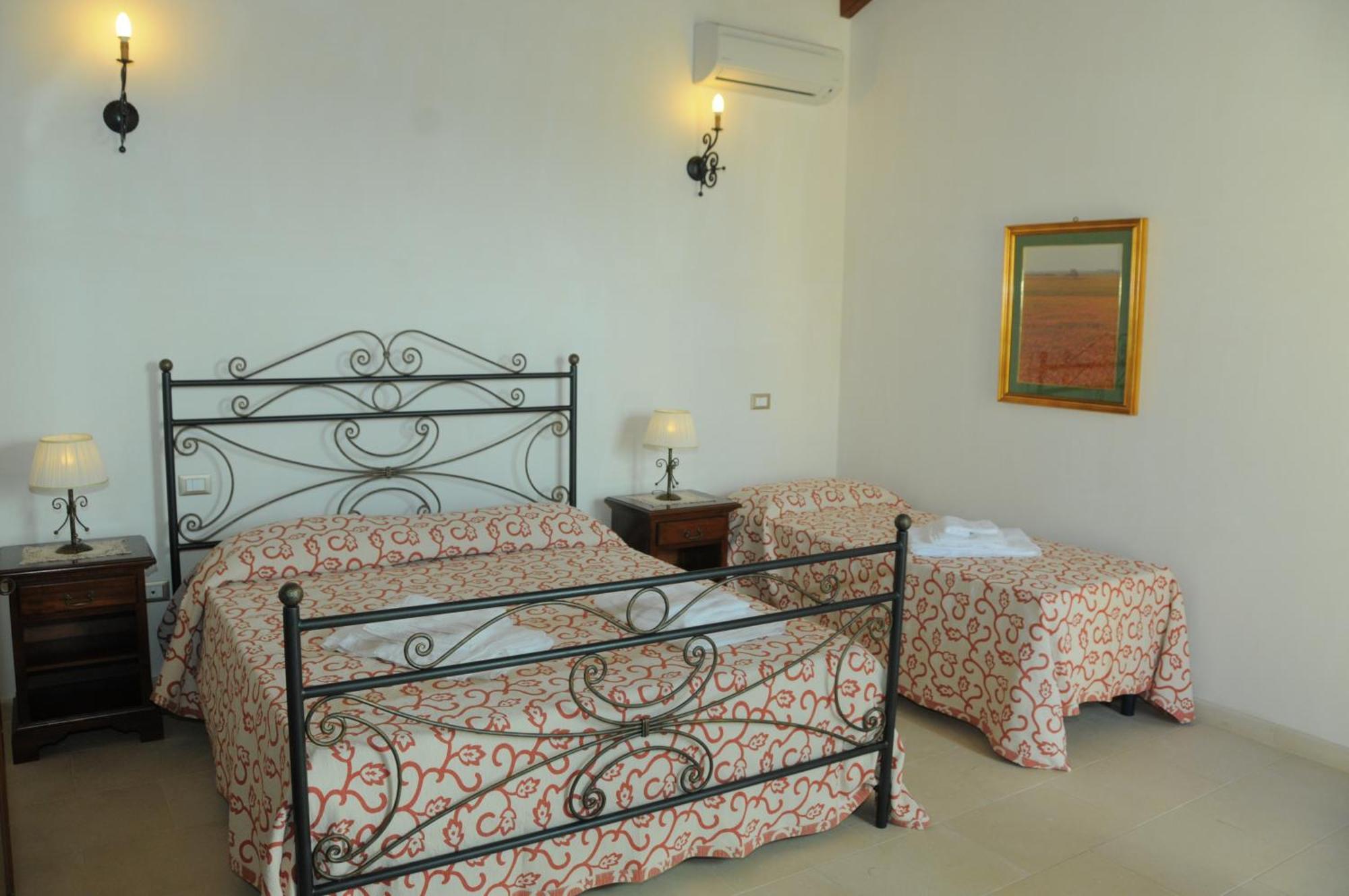Agriturismo Masseria Quaremme Carpignano Salentino Ruang foto