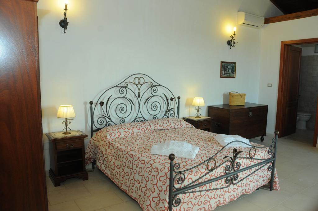 Agriturismo Masseria Quaremme Carpignano Salentino Ruang foto
